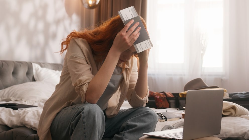 Woman Suffers From Hodophobia