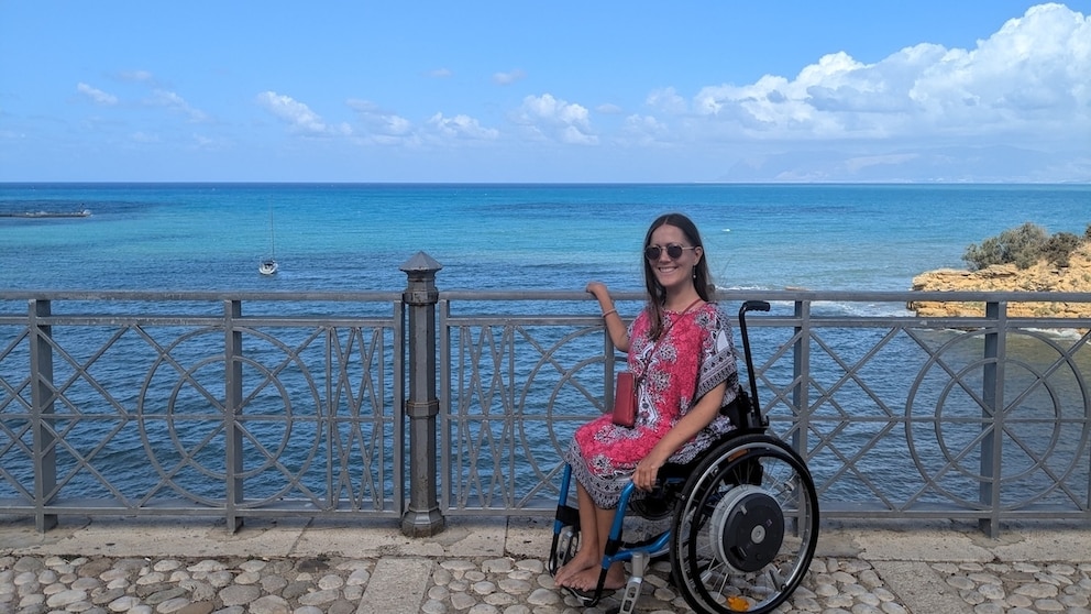 Nora Welsch by the Sea