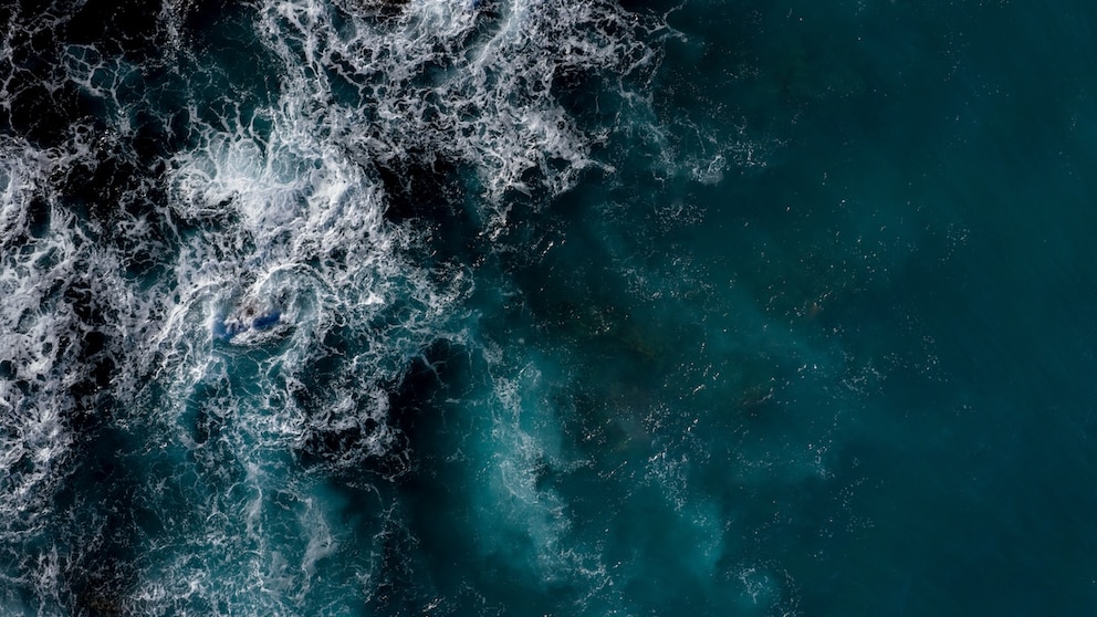 Internal waves cannot be seen from the outside